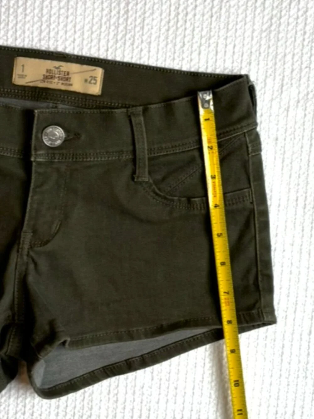Hollister brand size